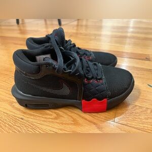 NIKE LEBRON WITNESS VIII BASKETBALL SHOES sneakers